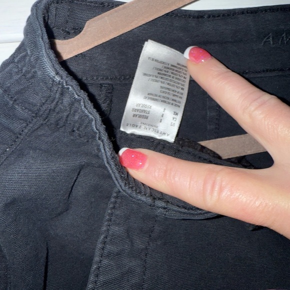 American Eagle Women’s Black High Rise Stretch Cargo pants in black Size 8. - Picture 3 of 5